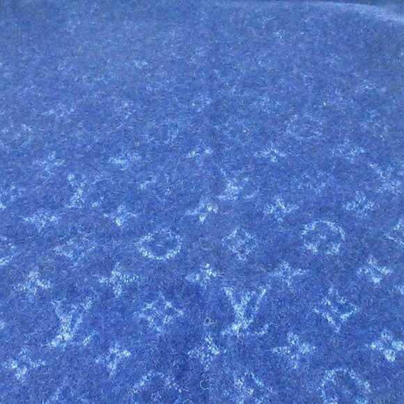 LOUIS VUITTON Echarpe Monogram Gradient Rubber Marine Scarf 556-071925 - Picture 2 of 6